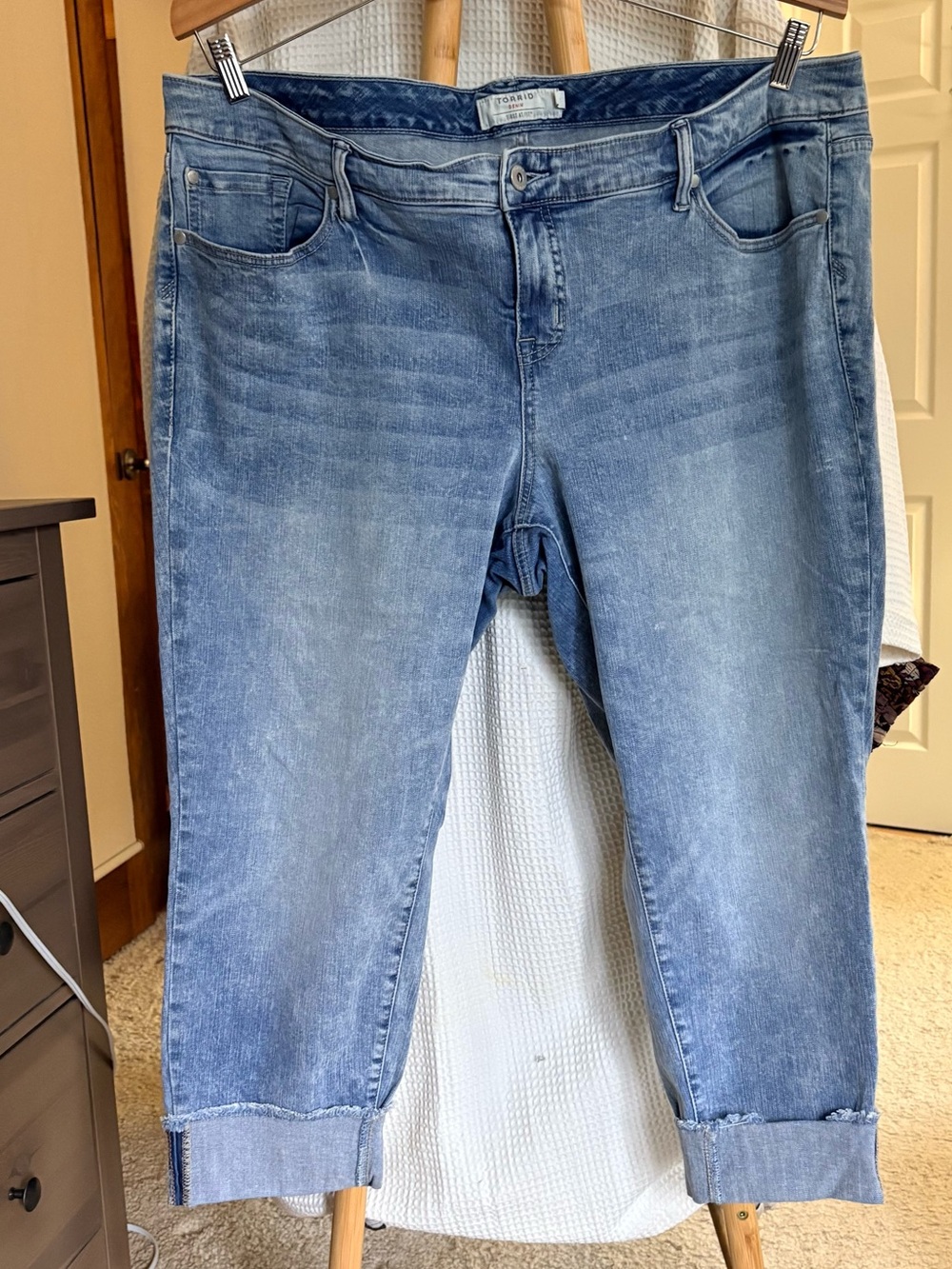 torrid Light Blue Cropped Jeans with Cuffed Hem 22R